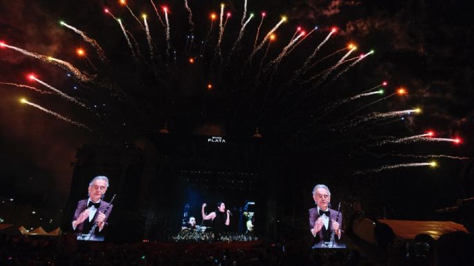 Andrea Bocelli reunió a más de 130 mil personas en el Zócalo capitalino