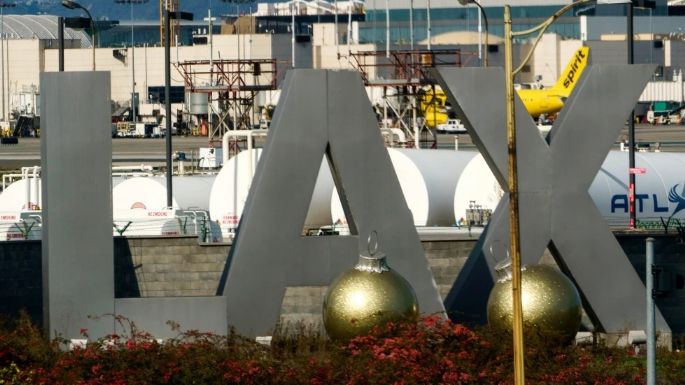 Arrestan a mujer en Los Ángeles por cargos de tráfico de armas iraníes