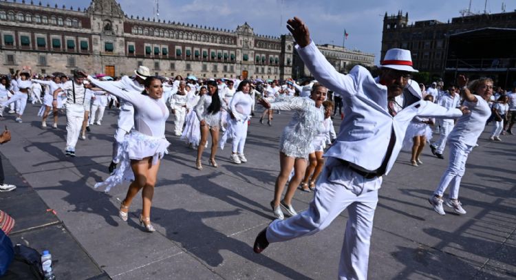 “La Rutina del Pueblo”: 40 mil personas celebran en CDMX el Día Internacional de la Danza