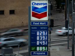 El petróleo de EU supera los 110 dólares por barril; Wall Street teme impacto en la inflación