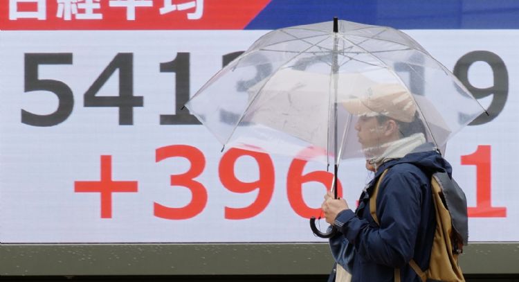 Cae Wall Street y se dispara el petróleo tras amenaza de Trump de intensificar la guerra contra Irán