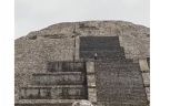 Foto ilustrativa de la nota titulada: Asesinan a turista en Teotihuacán; sujeto se sube a la Pirámide de la Luna y dispara (Video)