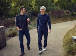 Tim Cook deja la dirección de Apple; lo sustituye John Ternus