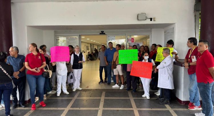 Trabajadores del sector salud de Veracruz protestaron en 60 hospitales y centros de salud