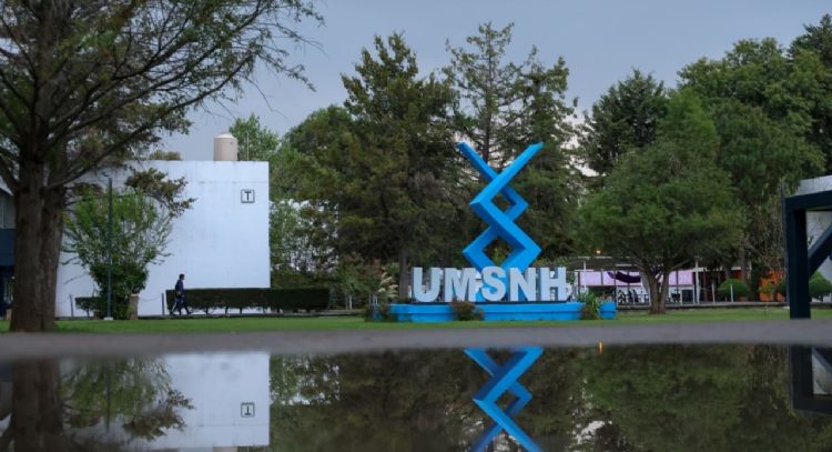 Empleados estallan huelga de puertas cerradas en la Universidad Michoacana