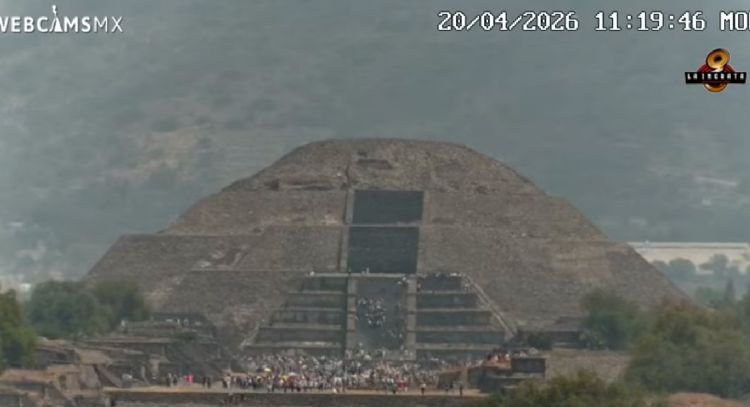 Así fue el momento del ataque en la Pirámire de la Luna de Teotihuacán captado por Webcams