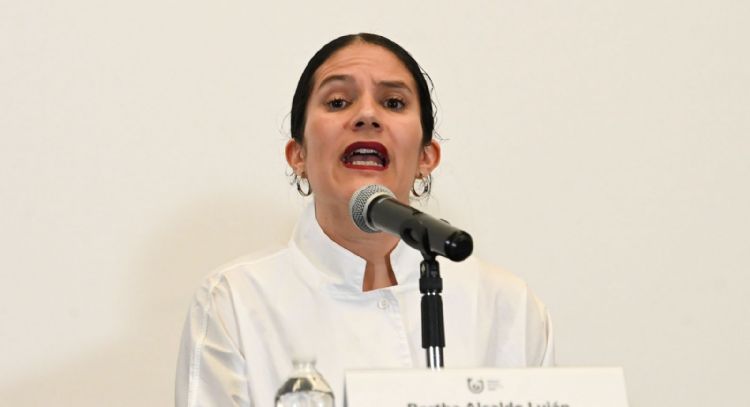 Sheinbaum elogia a Bertha Alcalde y pide que se le dé espacio para presente resultados