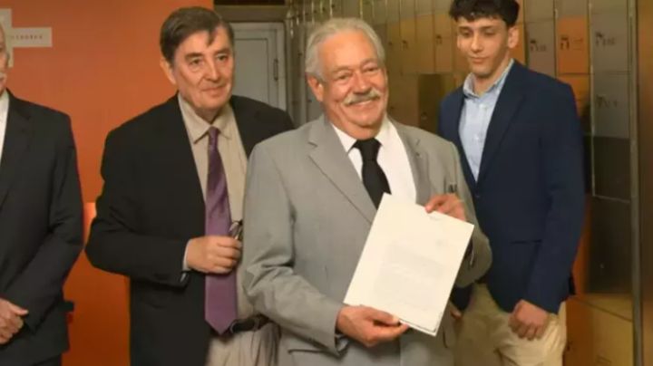 Gonzalo Celorio deposita su legado en la Caja de las Letras del Instituto Cervantes