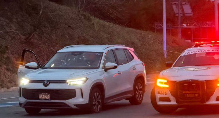 Persecución entre policías y civíles armados en autopista México-Tuxpan deja una doctora muerta