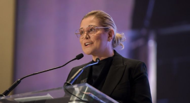 Gobernadora de Chihuahua busca reunión con Sheinbaum para hablar sobre agentes de EU