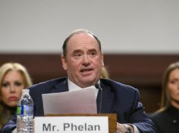 Nueva baja en el gabinete de Trump: el secretario de Marina deja su cargo