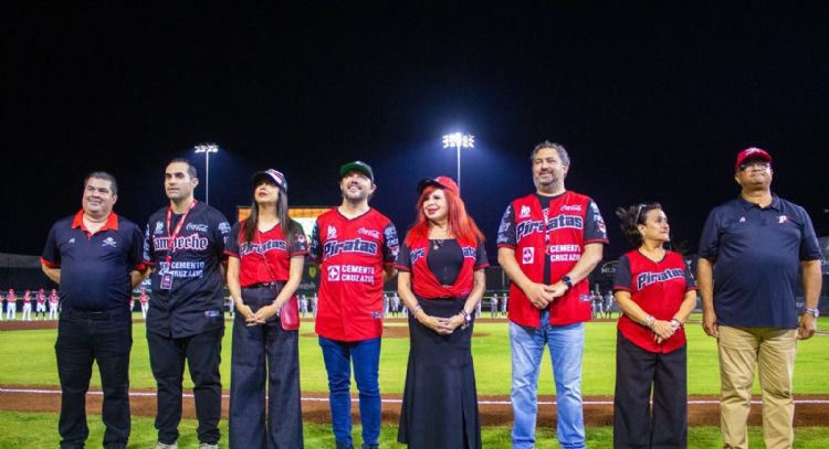 Abuchean a Layda Sansores en inauguración de la LMB en Campeche (Video)