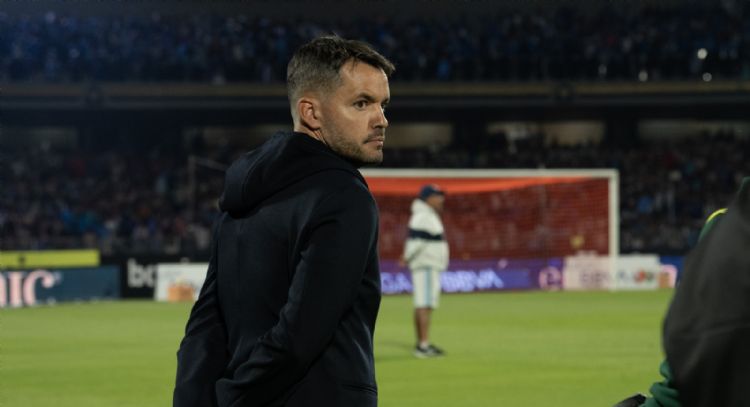 Cruz Azul destituye a Nicolás Larcamón de cara a la liguilla; Joel Huiqui es el interino