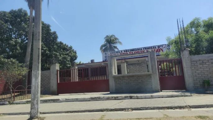 Hallan más pintas anunciando masacres en escuelas de Michoacán; autoridades culpan a las redes