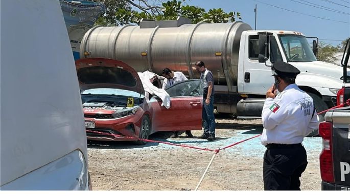 Asesinan a exsubdirector policial de Puerto Vallarta y luego lo intentan calcinar