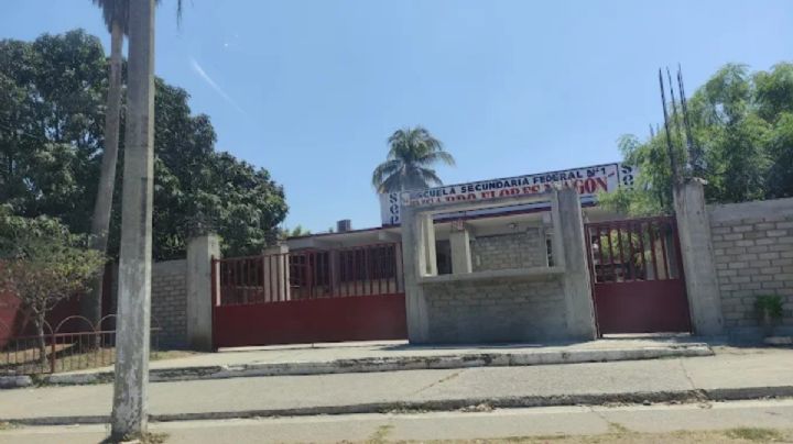 Hallan más pintas anunciando masacres en escuelas de Michoacán; autoridades culpan a las redes