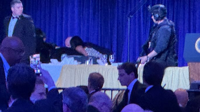 Así evacuaron a Trump y JD Vance tras los disparos en la cena de corresponsales (Video)