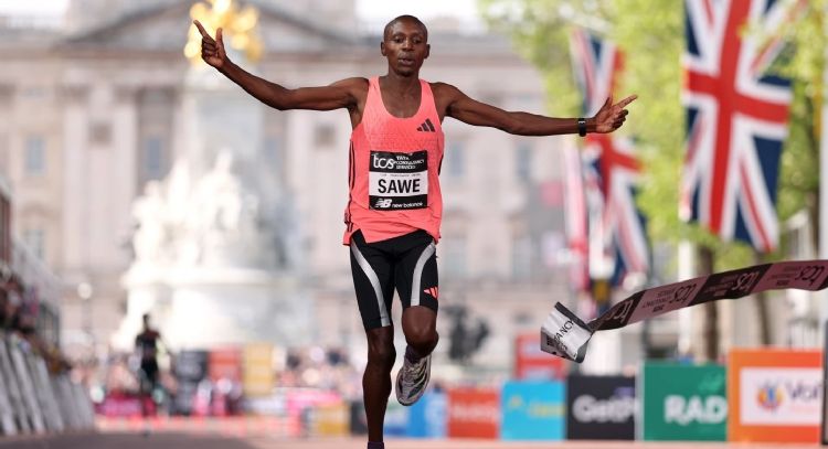 Sebastian Sawe rompe barrera de las 2 horas en maratón y pulveriza el récord mundial por 65 segundos