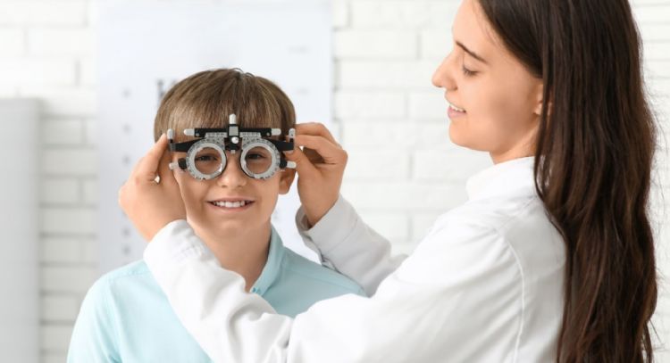 Lentes gratis para niños de primaria: así funciona el programa social Vive Saludable
