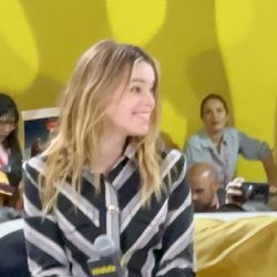 Milly Alcock se divierte con el duro entrenamiento de “Supergirl”