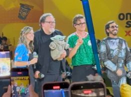 Pedro Pascal se conmueve hasta las lágrimas en su segunda visita a la CCXP México