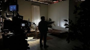 “Chronovisor”, la apuesta internacional de Alex Peña, diseñador de producción mexicano