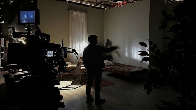 “Chronovisor”, la apuesta internacional de Alex Peña, diseñador de producción mexicano