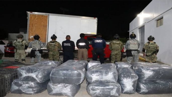 Aseguran en Huimanguillo, Tabasco, media tonelada de droga; detienen al que la transportaba