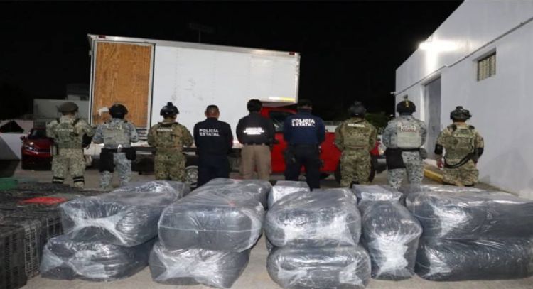 Aseguran en Huimanguillo, Tabasco, media tonelada de droga; detienen al que la transportaba