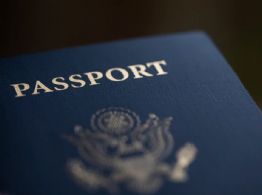 Estados Unidos emitirá pasaportes conmemorativos con la imagen de Trump