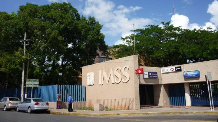 Madre graba demora de atención médica en el IMSS que puso en riesgo la vida de su hija