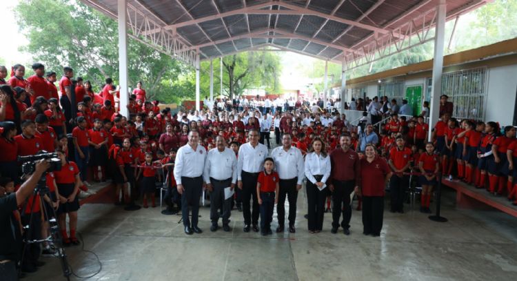 Educación humanista busca una sociedad más justa: Américo