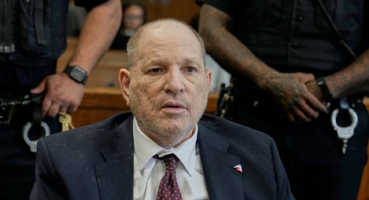 Acusadora de Harvey Weinstein por presunta violación dice al jurado: "Me trató como si me poseyera"