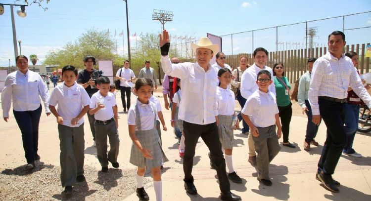 Gobernador Durazo destina la mayor inversión registrada en uniformes escolares; arranca el 6 de mayo