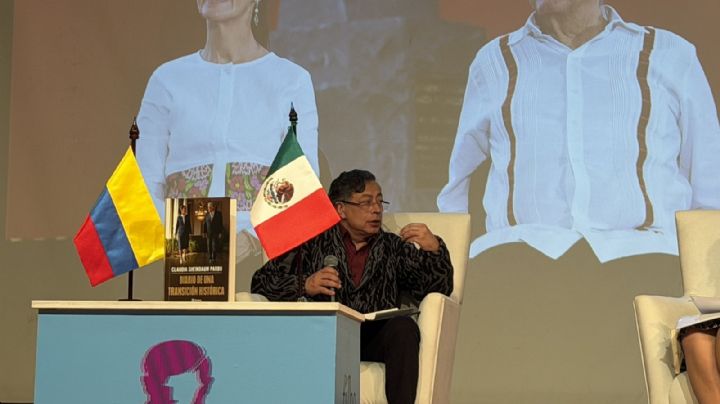 Petro presenta libro de Sheinbaum en Bogotá y critica los progresismos autoritarios