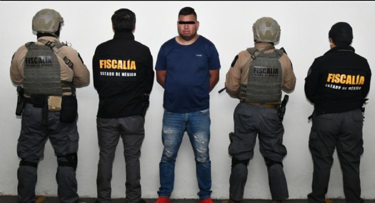 Detienen a subdirector de la Policía Municipal de Xalatlaco por golpiza a mujer