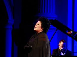 Katzarava celebra 25 años de carrera con ciclo íntimo de conciertos en La Cueva