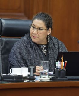 Lenia Batres acusa a medios de tergiversar su voto, publica un video explicativo... y lo borra