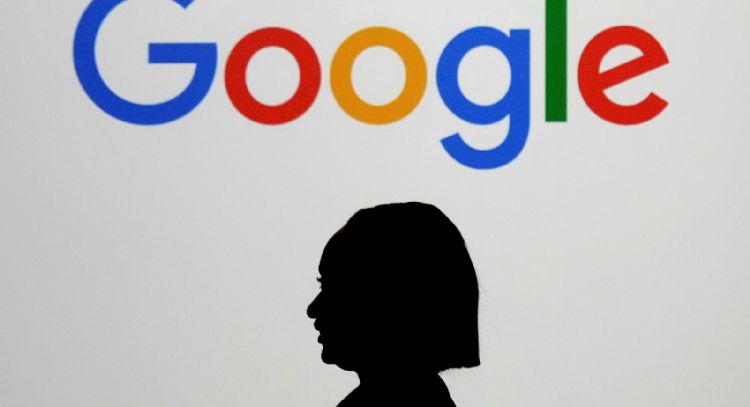 Adolescentes usan redes sociales e influencers para noticias, pero con escepticismo
