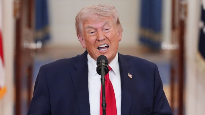 "Abrir el estrecho, locos cabrones, o van a vivir en el infierno": Trump amenaza a Irán