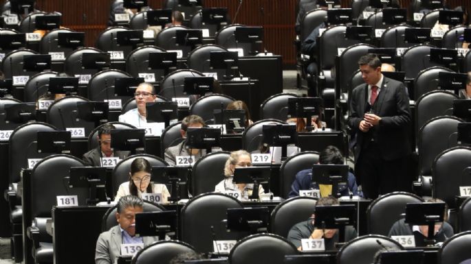 Aspirantes a consejerías del INE realizan su examen en el pleno de San Lázaro
