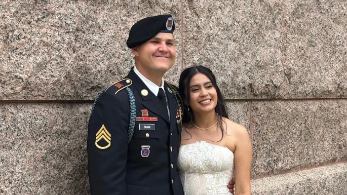 Soldado estadunidense intenta detener la deportación de su esposa hondureña