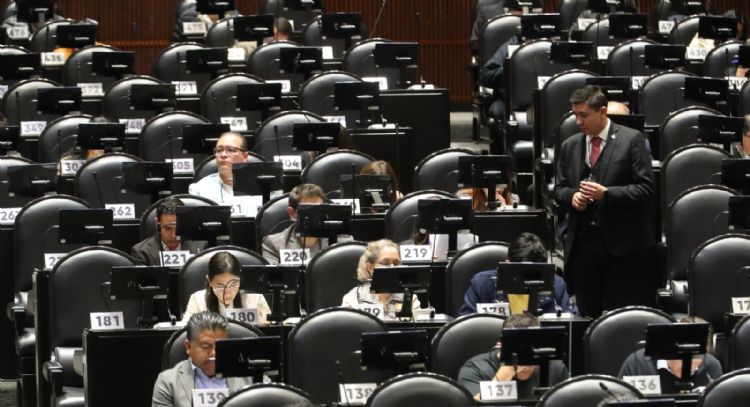 Aspirantes a consejerías del INE realizan su examen en el pleno de San Lázaro