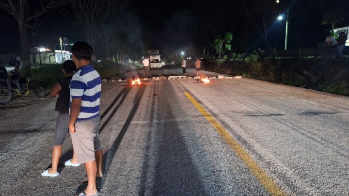 Ejidatarios de Calakmul bloquean carretera ante presuntos abusos y extorsiones de Guardia Nacional