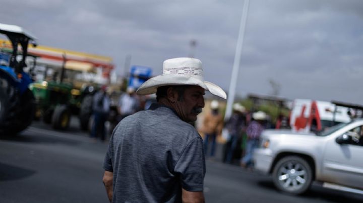 Transportistas y agricultores levantan bloqueos; retoman diálogo con el gobierno