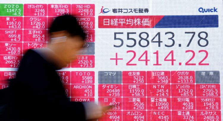 Las bolsas mundiales suben y los precios del petróleo bajan tras acuerdo de alto el fuego con Irán