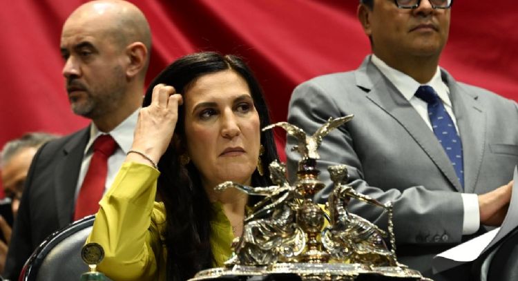 Kenia López rechaza aval para que la UIF bloquee cuentas sin orden judicial