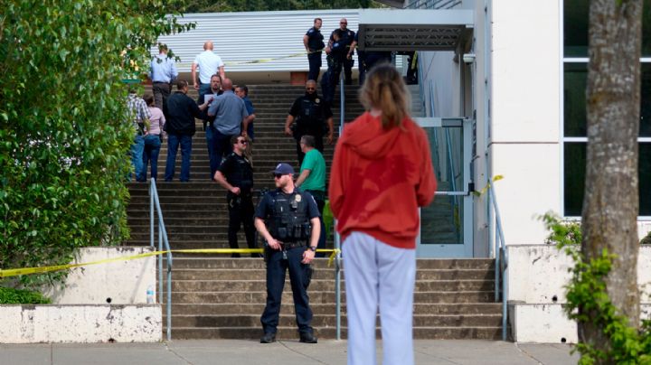 Apuñalamiento en escuela secundaria de Washington deja sies heridos, incluida la sospechosa
