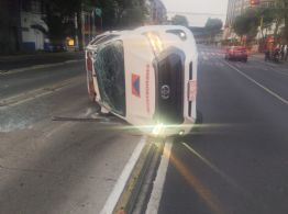 Funcionario de la SGIRPC atropella a dos motociclistas en avenida Cuauhtémoc