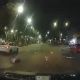 Motociclista muere tras pasarse un semáforo en rojo y chocar contra Tesla en CDMX